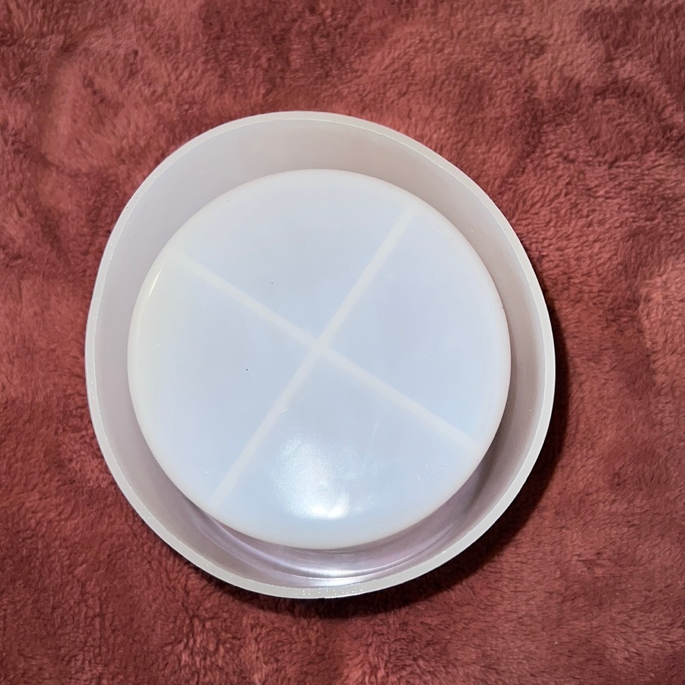 Resin mold